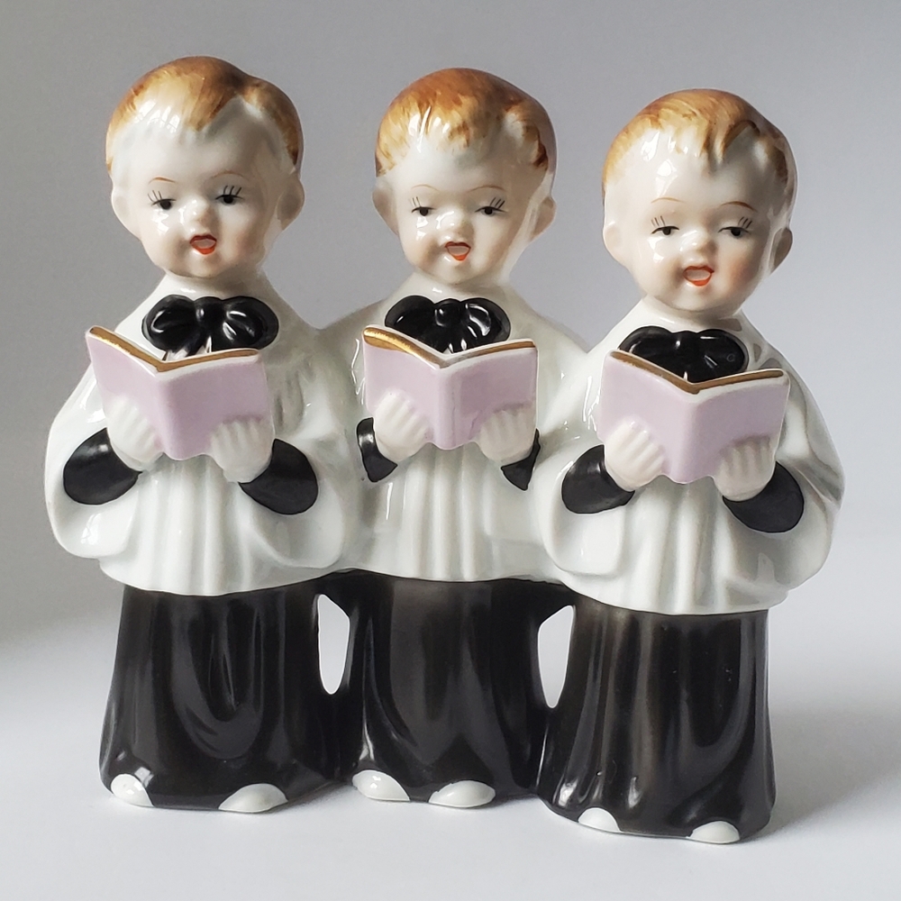 3 Choir Boys Singing Christmas Carols Porcelain Figurine Vintage from Japan EUC